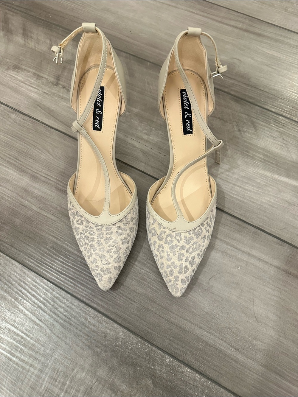 Violet & Red Women's Pointed T-Strap Heels in Light Gray Leopard